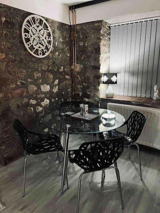 Beautiful Renovated Former Coach House Llandeilo Εξωτερικό φωτογραφία